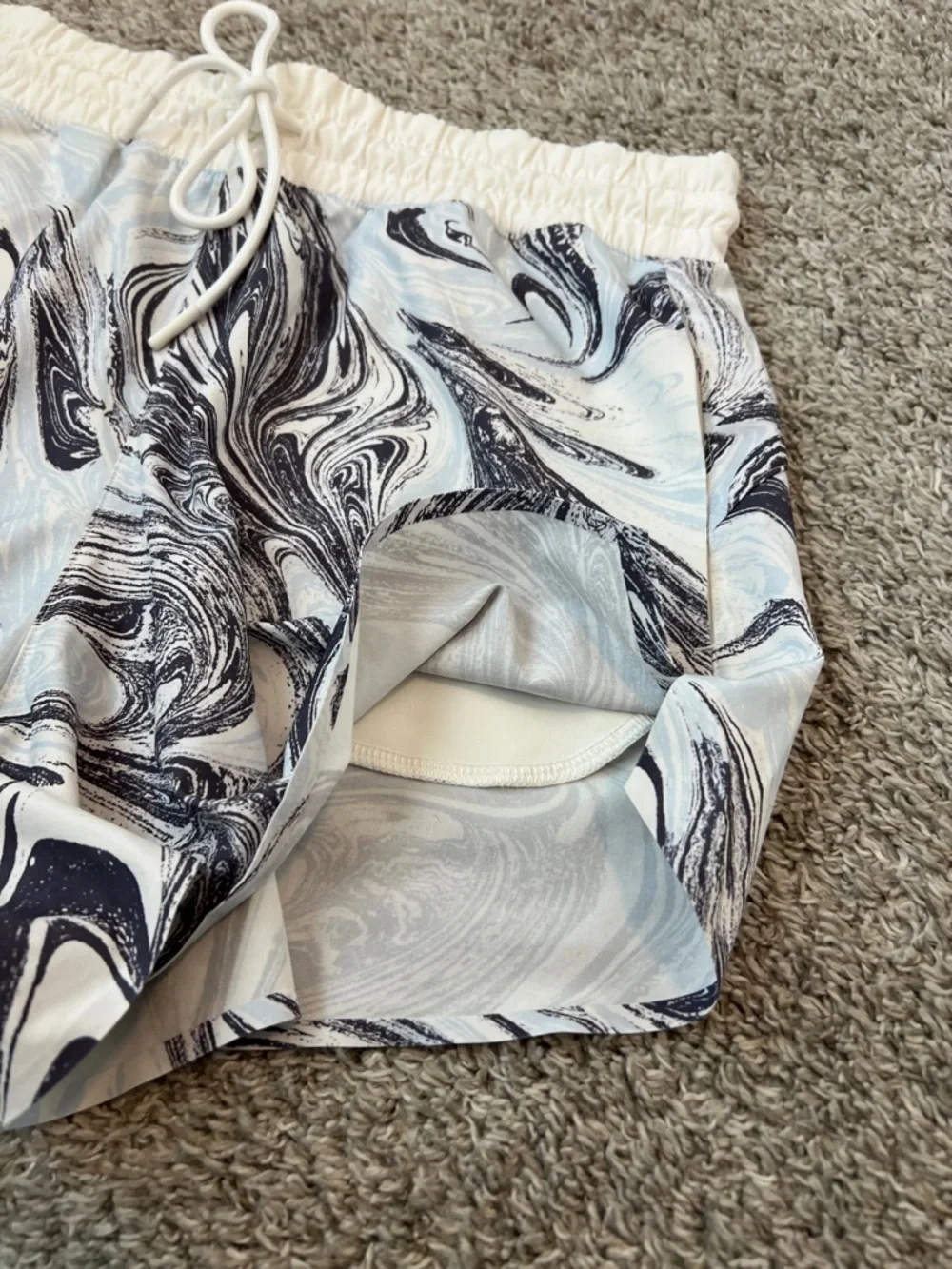 Athleta Marble Swirl Shorts XS Athletic Running‎ Pull On Activewear Pockets Gym